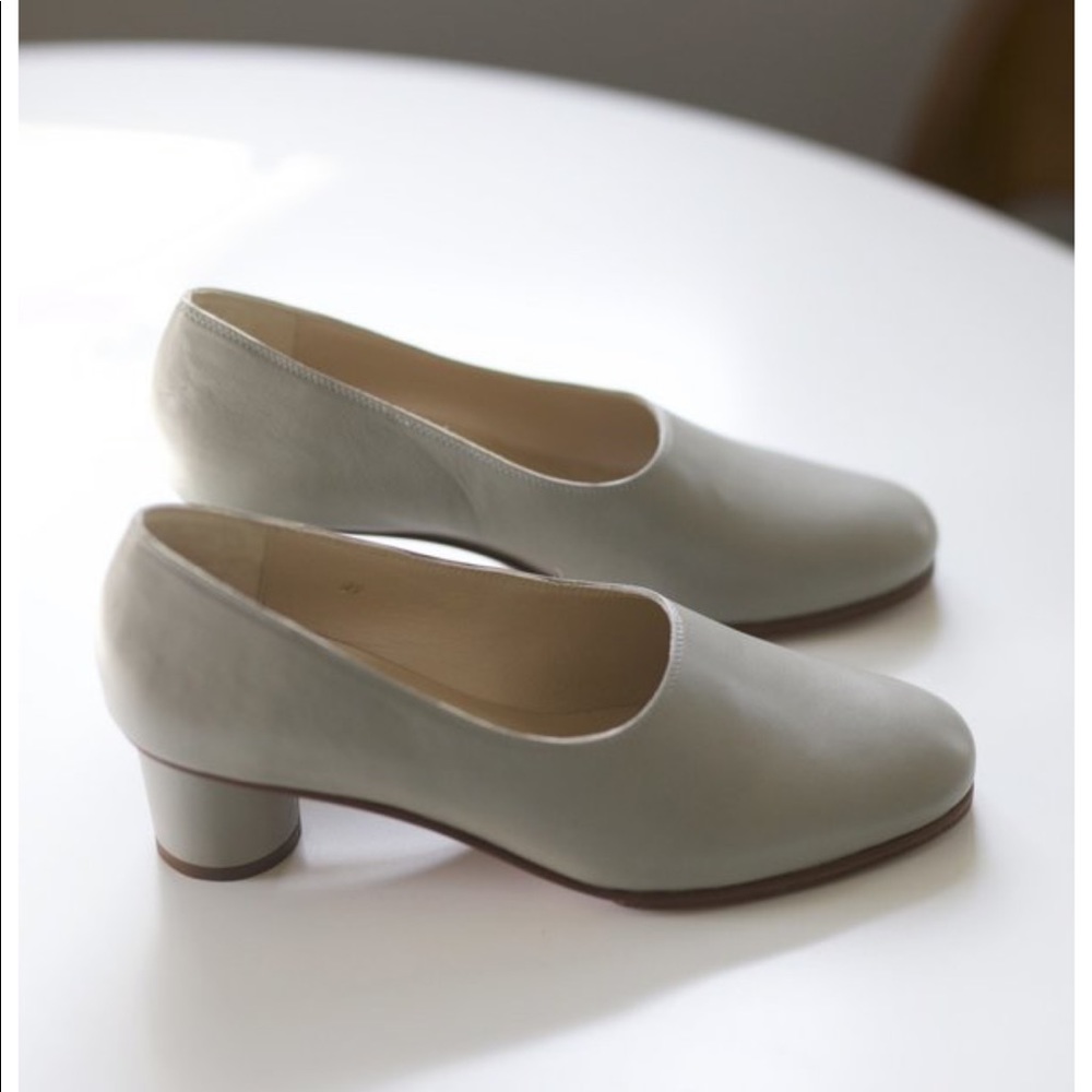 Anne Thomas designer pumps.